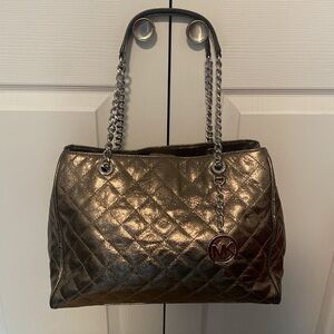 🖤MICHAEL KORS🖤Susannah Large Nickel Quilted Leather Shoulder/Tote Bag/NWT